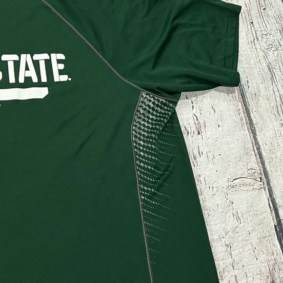 Michigan State University Spartans Under Armour Heat Gear Athletic Shirt - Picture 3 of 5